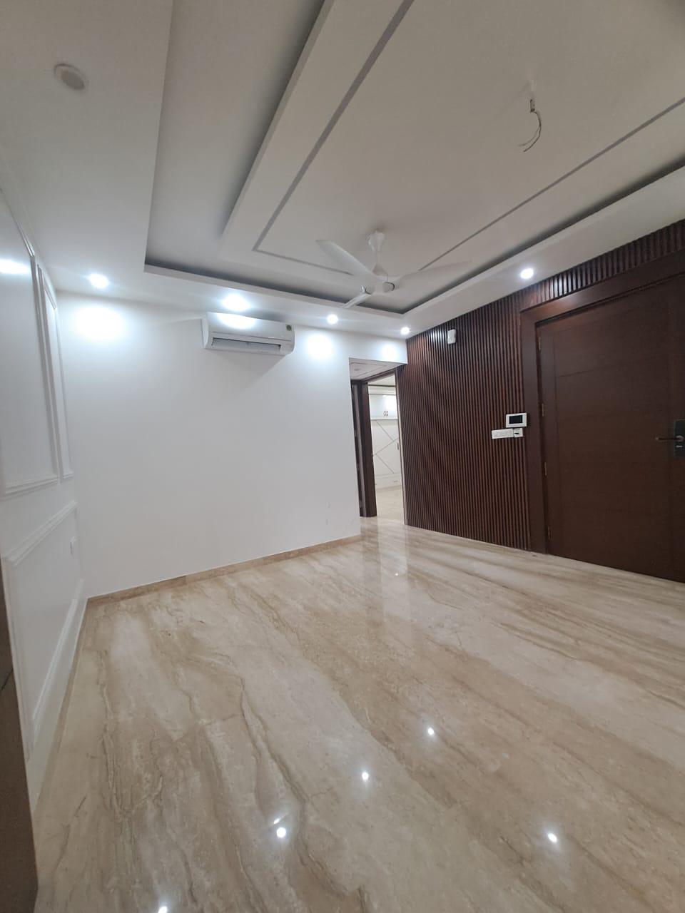 3 BHK 2200 Sq.Ft. Builder Floor in Unitech Greenwood City Apartment