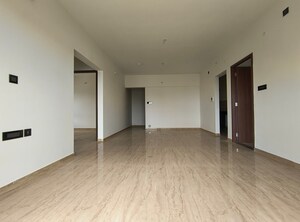 Room in 2.5 BHK Apartment at VTP Beaumonde, Kharadi – for Rent