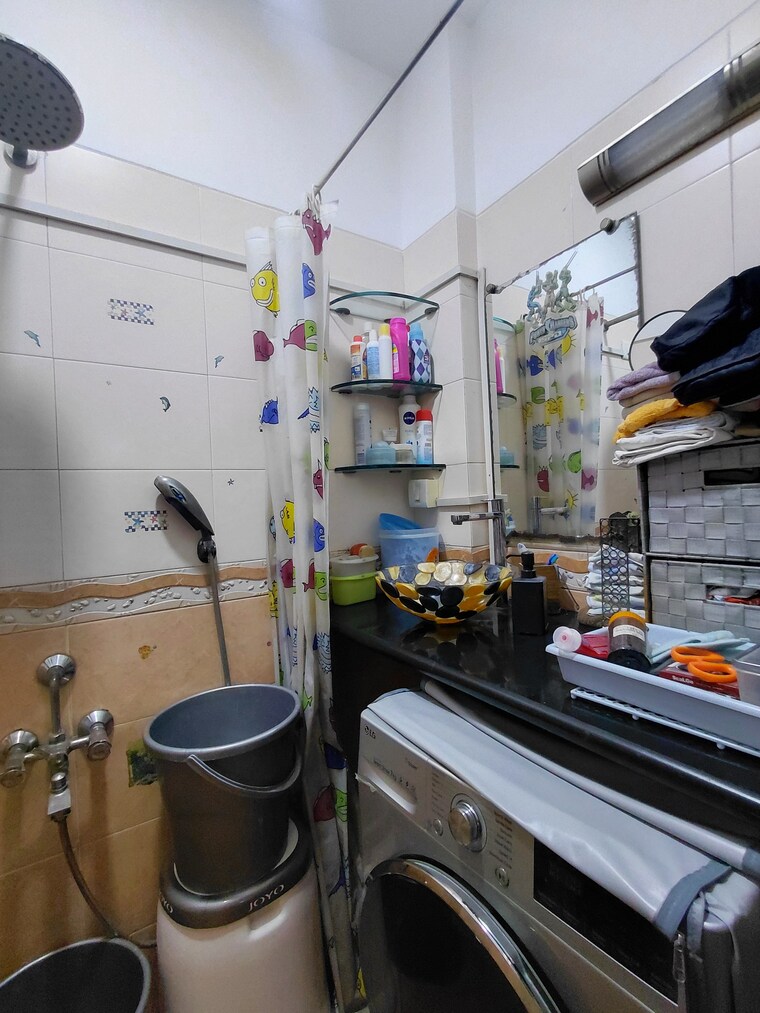 Team Area, kingston-classic 1 Bedroom 650 Sq.Ft. Apartment In Malad West Mumbai 9424475