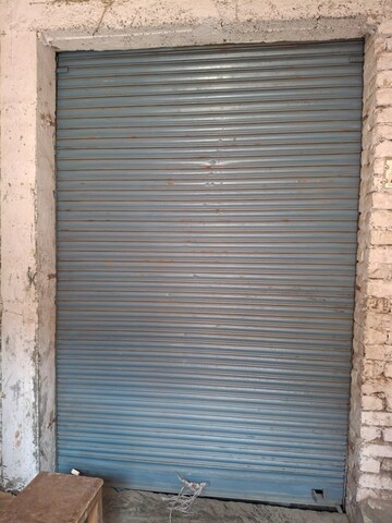  Warehouse For Rent in Amar Bhawan Chowk Area
