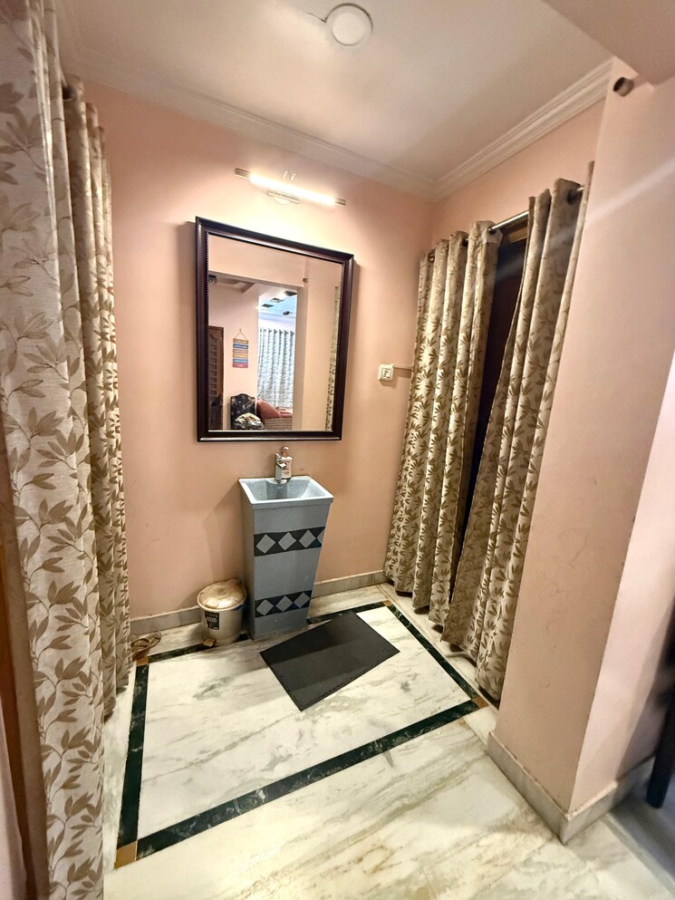 Bathroom, film nagar 4 Bedroom 2500 Sq.Ft. Apartment In Film Nagar Hyderabad 9424408