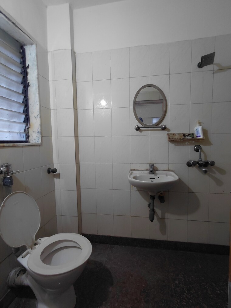 Bathroom, shiv-parvati 2 Bedroom 775 Sq.Ft. Apartment In Malad West Mumbai 9424498
