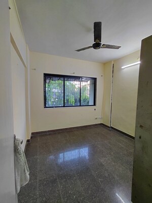 Furnished Amenities in 2 BHK Apartment at Shiv Parvati, Malad West – for Rent