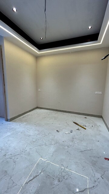 Room in 1 BHK Apartment at Bicholi Mardana – for Sale