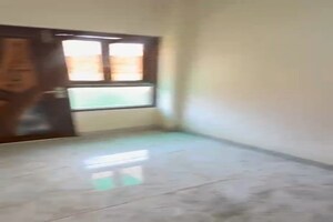 Room in 2.5 BHK Builder Floor at Karol Bagh – for Rent