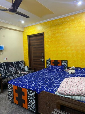 Bedroom in 1 BHK Builder Floor at Sector 40 – for Rent