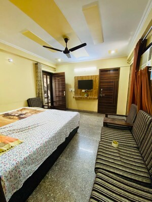 Bedroom in 1 BHK Builder Floor at Sector 40 – for Rent