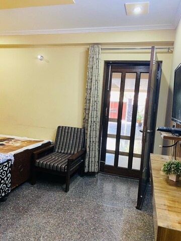 Living Room in 1 BHK Builder Floor at Sector 40 – for Rent