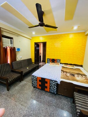 Living Room in 1 BHK Builder Floor at Sector 40 – for Rent