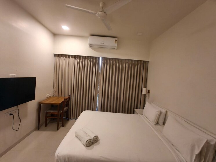 Team Area, bandra west 3 Bedroom 1200 Sq.Ft. Apartment In Bandra West Mumbai 9424595