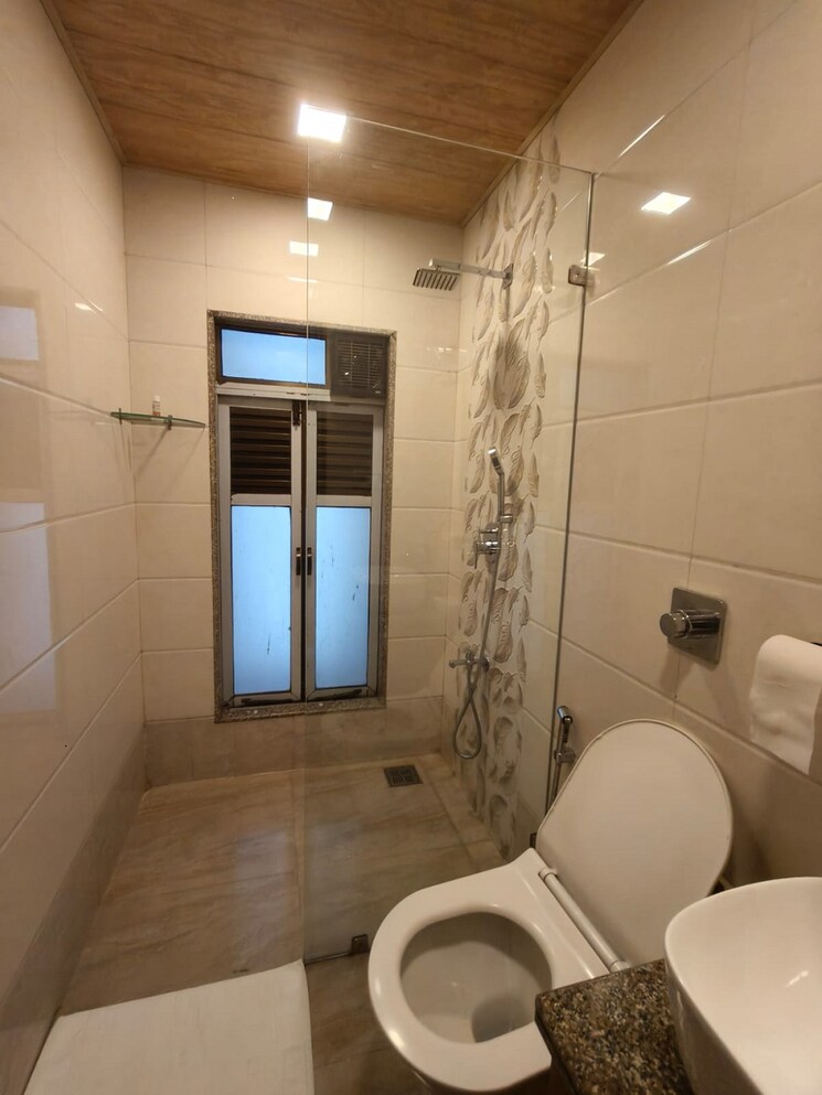 Bathroom, bandra west 3 Bedroom 1200 Sq.Ft. Apartment In Bandra West Mumbai 9424595