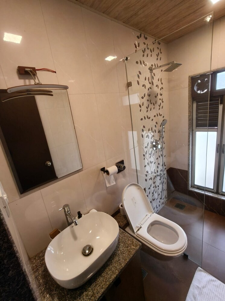 Bathroom, bandra west 3 Bedroom 1200 Sq.Ft. Apartment In Bandra West Mumbai 9424595