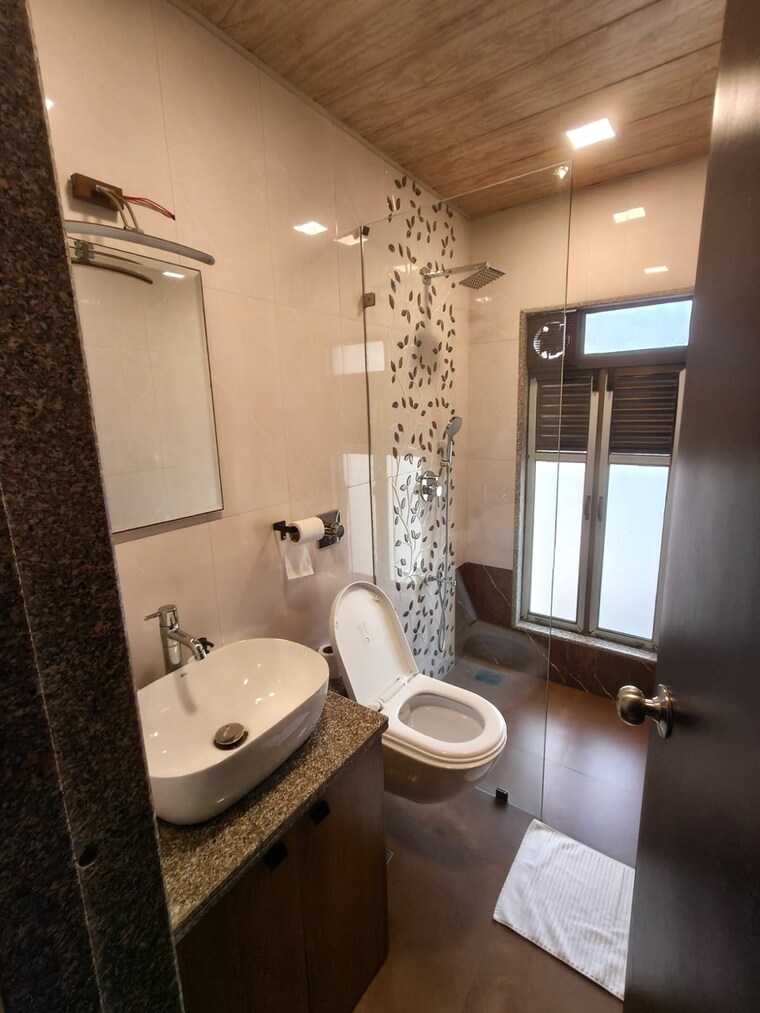 Bathroom, bandra west 3 Bedroom 1200 Sq.Ft. Apartment In Bandra West Mumbai 9424595