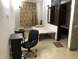 Master Bedroom in 1 BHK Builder Floor at Green Park – for Rent