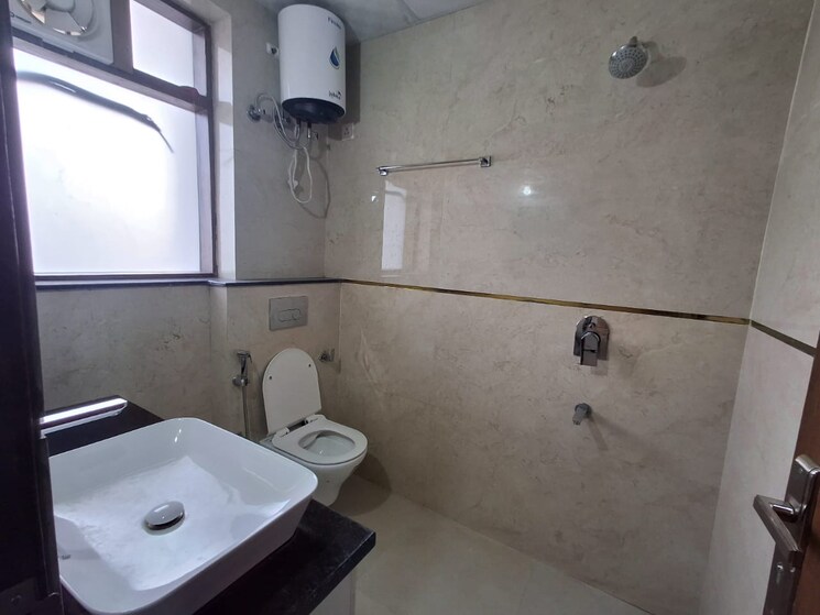 Bathroom, sector 40 2 Bedroom 1460 Sq.Ft. Builder Floor In Sector 40 Gurgaon 9424655