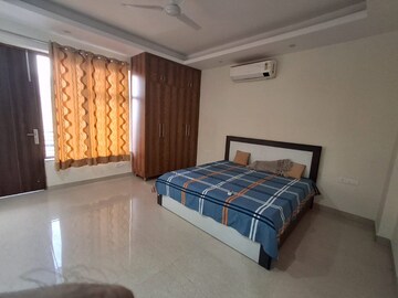 Bedroom in 2 BHK Builder Floor at Sector 40 – for Rent