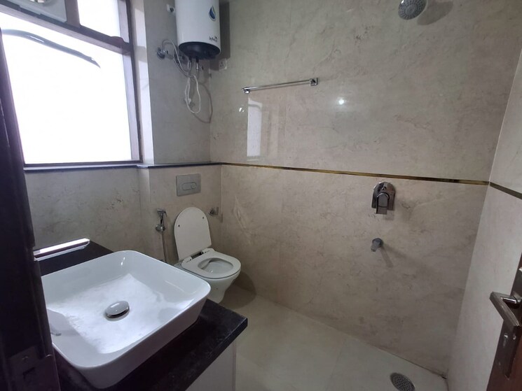 Bathroom, sector 40 2 Bedroom 1460 Sq.Ft. Builder Floor In Sector 40 Gurgaon 9424655