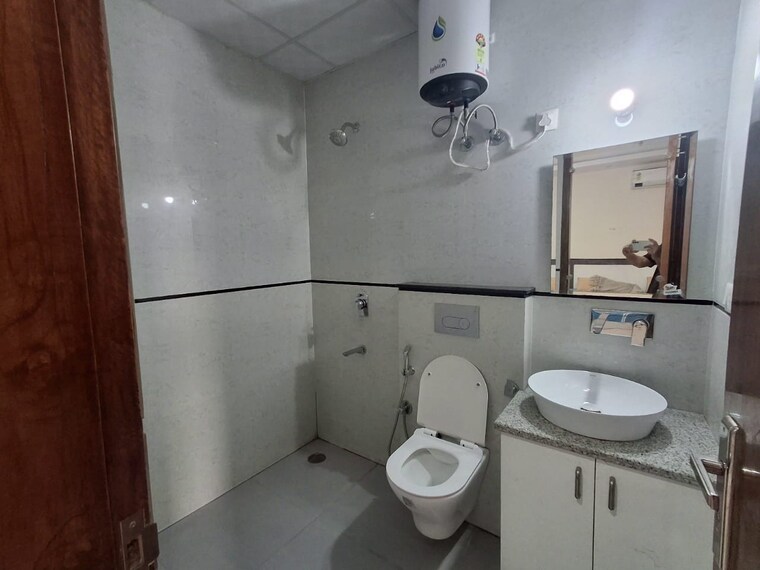 Bathroom, sector 40 2 Bedroom 1460 Sq.Ft. Builder Floor In Sector 40 Gurgaon 9424655