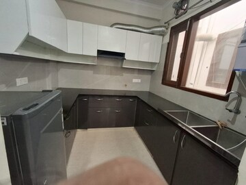 Kitchen in 2 BHK Builder Floor at Sector 40 – for Rent