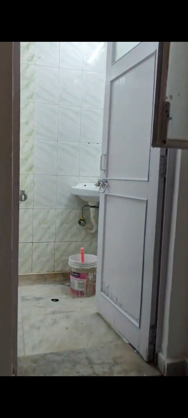 Bathroom, pitampura 2 Bedroom 1000 Sq.Ft. Builder Floor In Pitampura Delhi 9424675