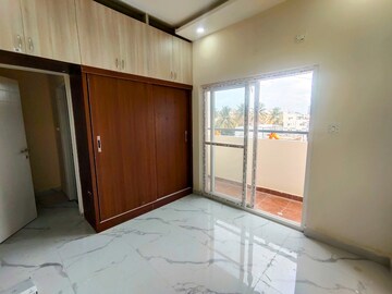 Room in 2 BHK Apartment at Reliaable Ecity Plan 2, Haralur Road – for Rent