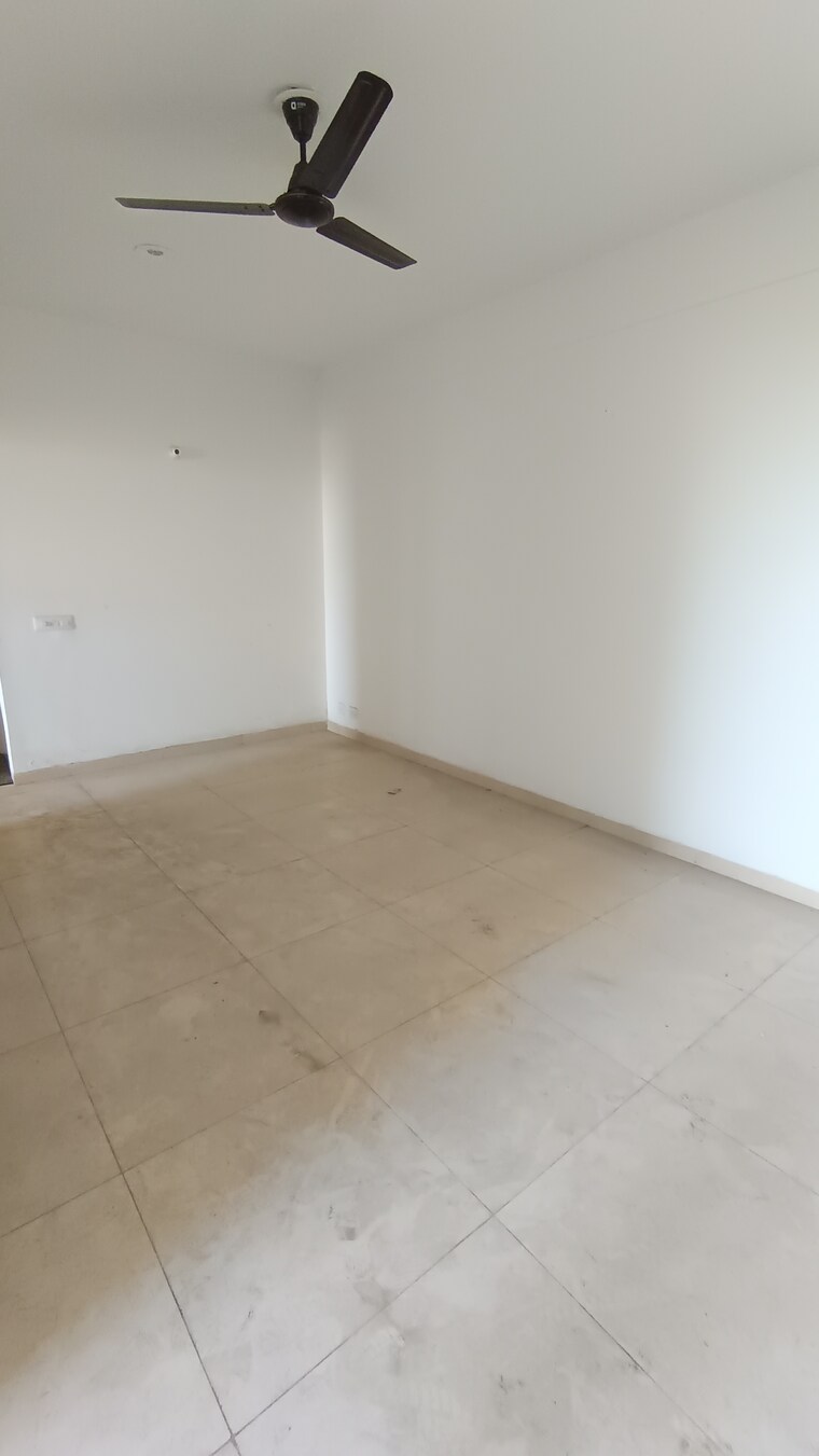 Room, international airport road 2 Bedroom 1068 Sq.Ft. Apartment In International Airport Road Zirakpur 9424710