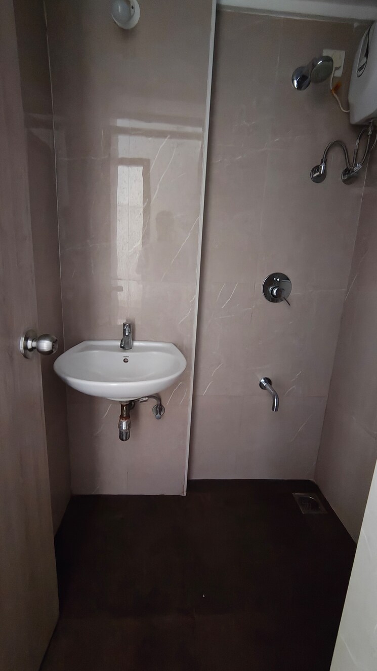 Bathroom, lodha-palava-city-lakeshore-greens 1 Bedroom 720 Sq.Ft. Apartment In Dombivli East Thane 9424699