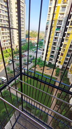 1 BHK + Pooja Room Apartment For Sale in Lodha Palava City Lakeshore Greens