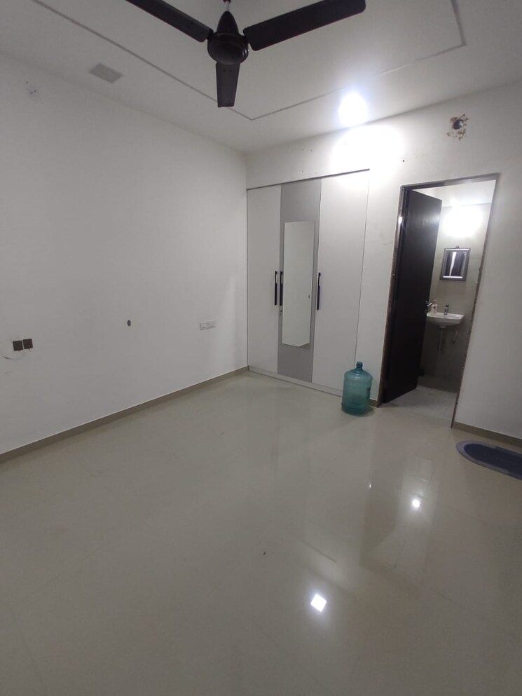 Room, puranik-city-reserva 1 Bedroom 450 Sq.Ft. Apartment In Ghodbunder Road Thane 9424716