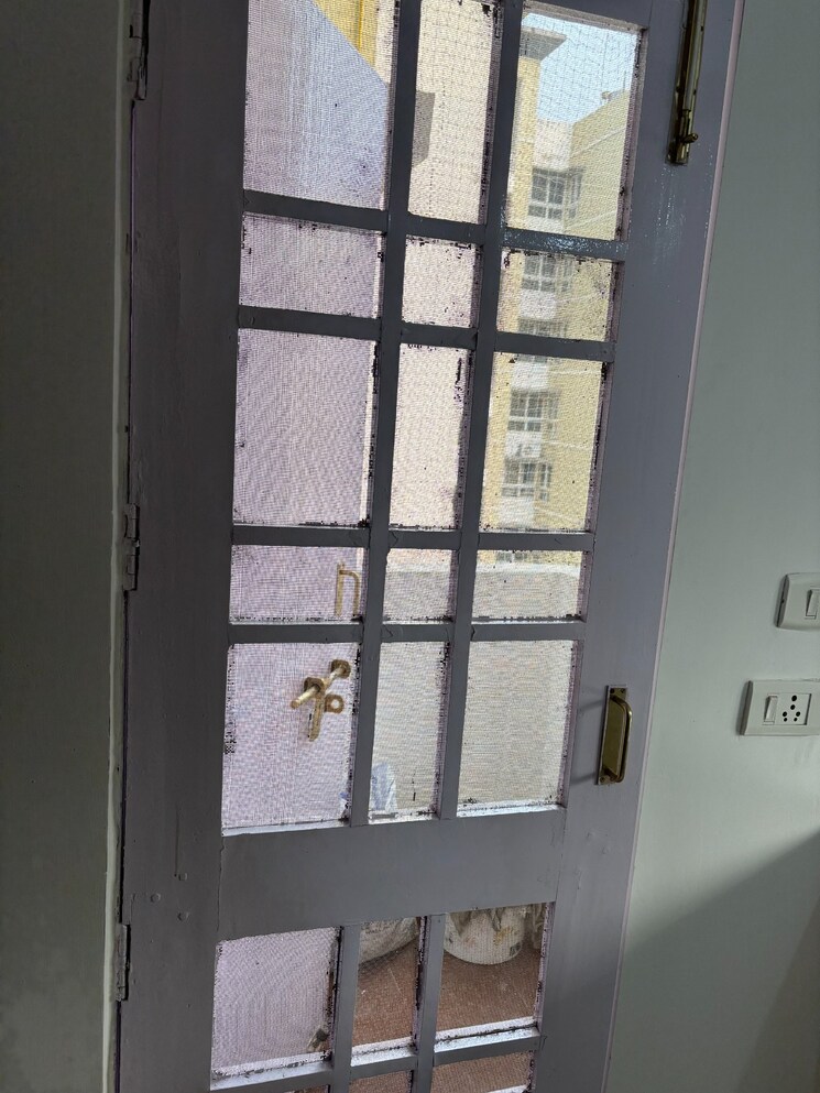 Balcony, upavp-ganga-yamuna-and-hindon-enclave 2 Bedroom 1100 Sq.Ft. Apartment In Pratap Vihar Ghaziabad 9424713