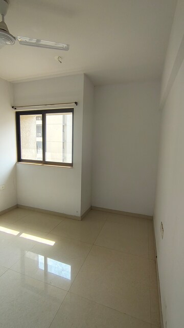 Room in 2 BHK Apartment at Lodha Palava Downtown Dombivli East, Dombivli East – for Rent