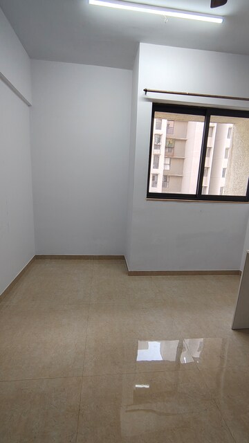 Room in 2 BHK Apartment at Lodha Palava Downtown Dombivli East, Dombivli East – for Rent