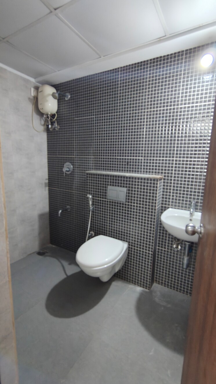 Bathroom, lodha-palava-downtown-dombivli-east 2 Bedroom 717 Sq.Ft. Apartment In Dombivli East Thane 9424718