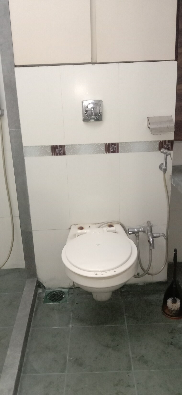 Bathroom, satellite-tower 3 Bedroom 1700 Sq.Ft. Apartment In Goregaon East Mumbai 9424745