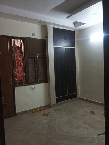 Room in 2 BHK Builder Floor at Rohini Sector 25 – for Rent