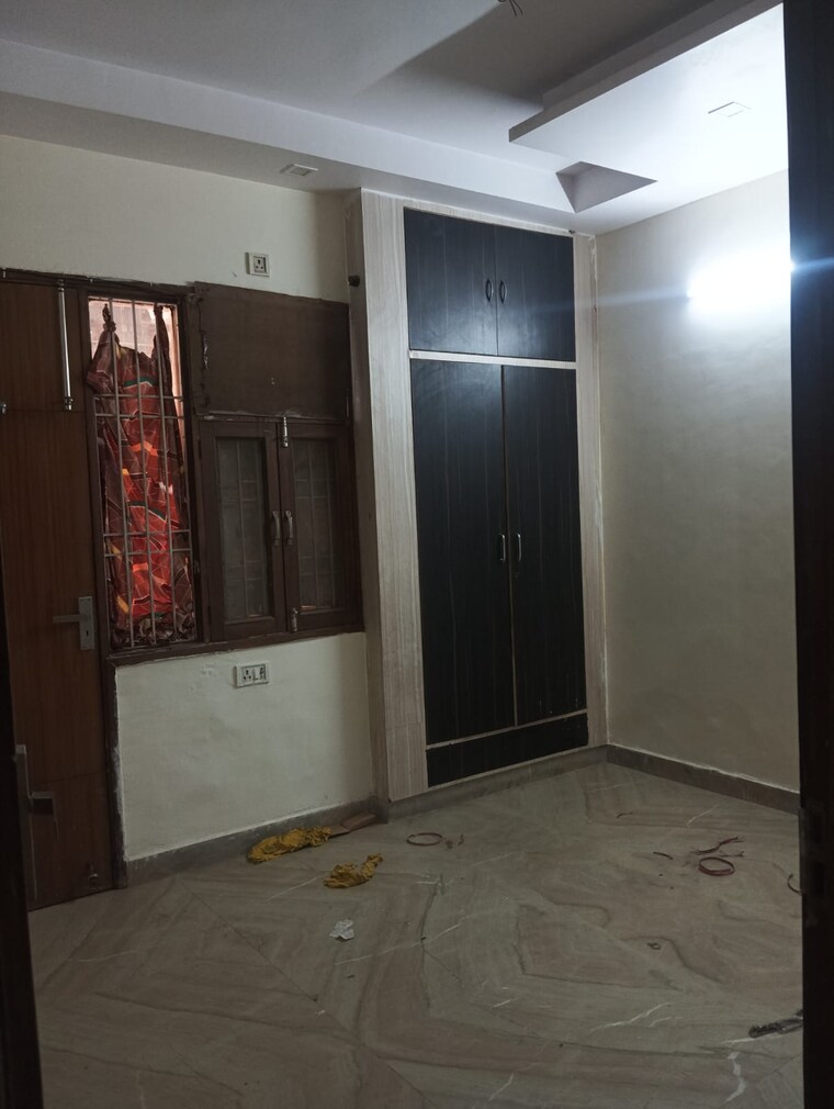 Room, rohini sector 25 2 Bedroom 850 Sq.Ft. Builder Floor In Rohini Sector 25 Delhi 9424772