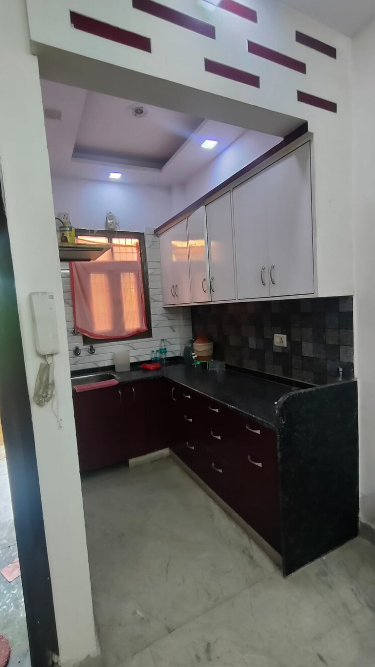 Kitchen, rohini sector 25 1 Bedroom 400 Sq.Ft. Builder Floor In Rohini Sector 25 Delhi 9424785