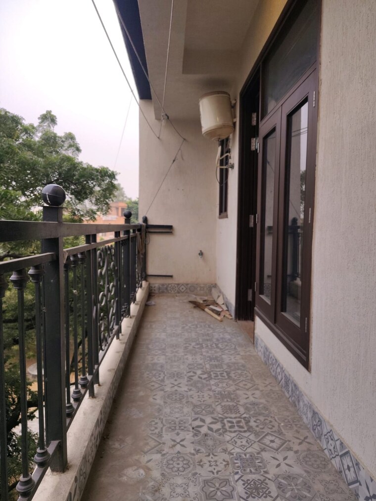 Balcony, vasant enclave 3 Bedroom 1150 Sq.Ft. Builder Floor In Vasant Enclave Delhi 9424777
