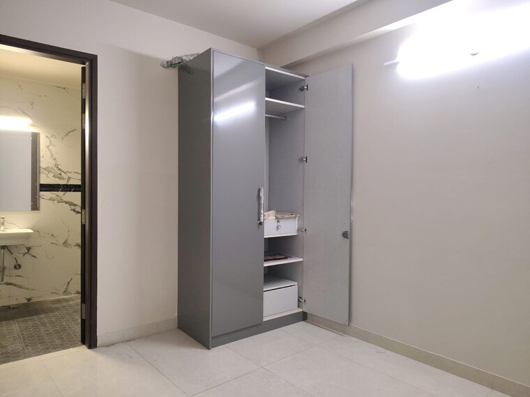 Room, vasant enclave 3 Bedroom 1150 Sq.Ft. Builder Floor In Vasant Enclave Delhi 9424777