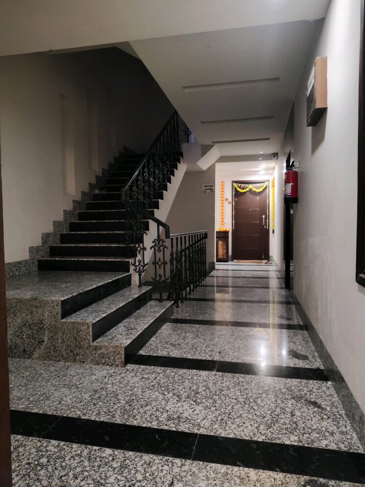 undefined, vasant enclave 3 Bedroom 1150 Sq.Ft. Builder Floor In Vasant Enclave Delhi 9424777