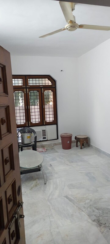 Living Room in 6 BHK Independent House at Gomti Nagar – for Rent