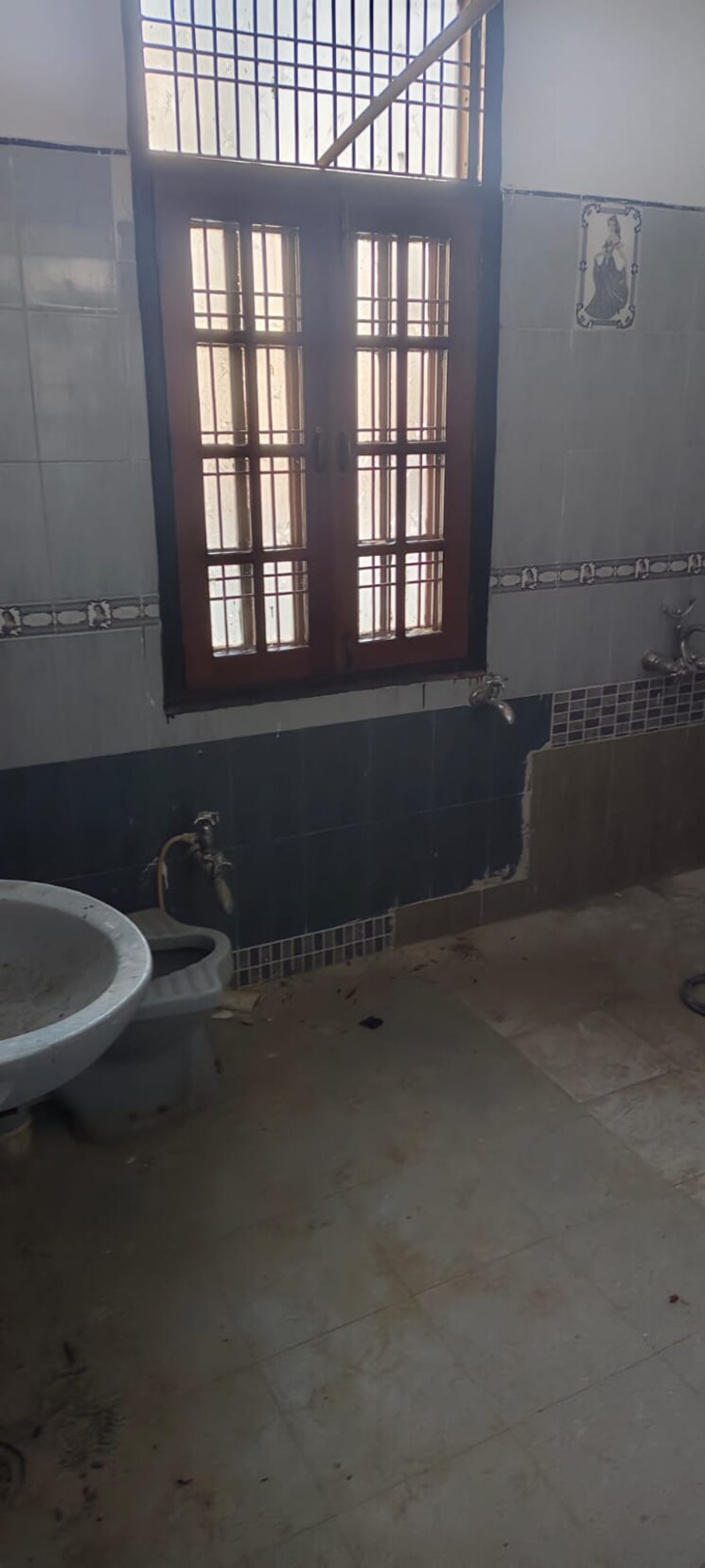 Bathroom, gomti nagar 6 Bedroom 2230 Sq.Ft. Independent House In Gomti Nagar Lucknow 9424806