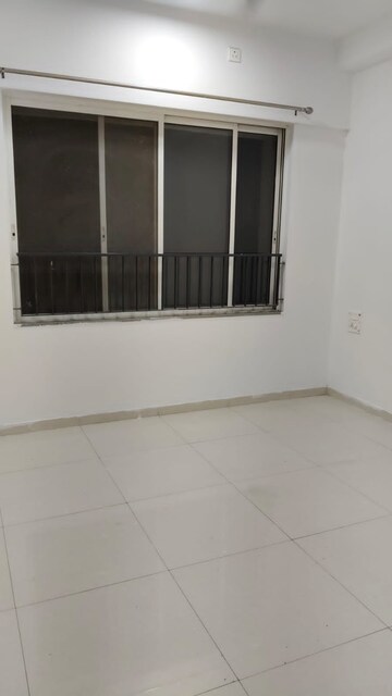 Room in 2 BHK Apartment at Godrej 24, Hinjewadi – for Rent