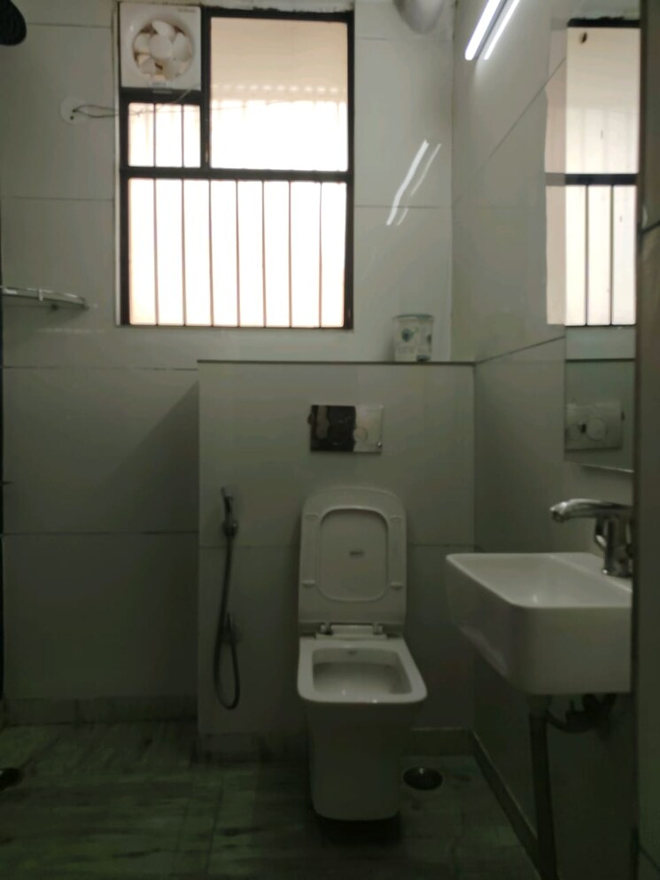 Bathroom, sector 57 4 Bedroom 2600 Sq.Ft. Builder Floor In Sector 57 Gurgaon 9424844