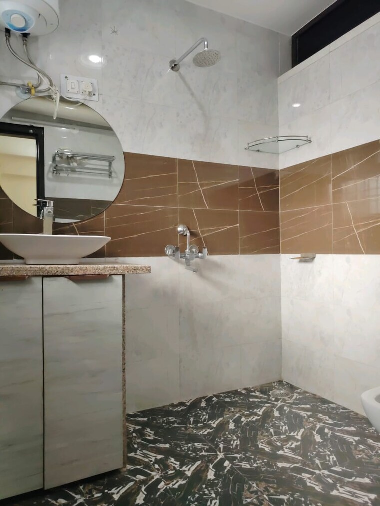Bathroom, sector 57 4 Bedroom 2600 Sq.Ft. Builder Floor In Sector 57 Gurgaon 9424844