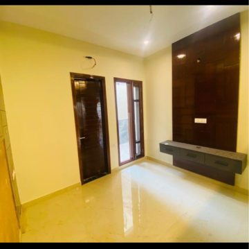 Room in 4 BHK Apartment at Sector 82 – for Sale