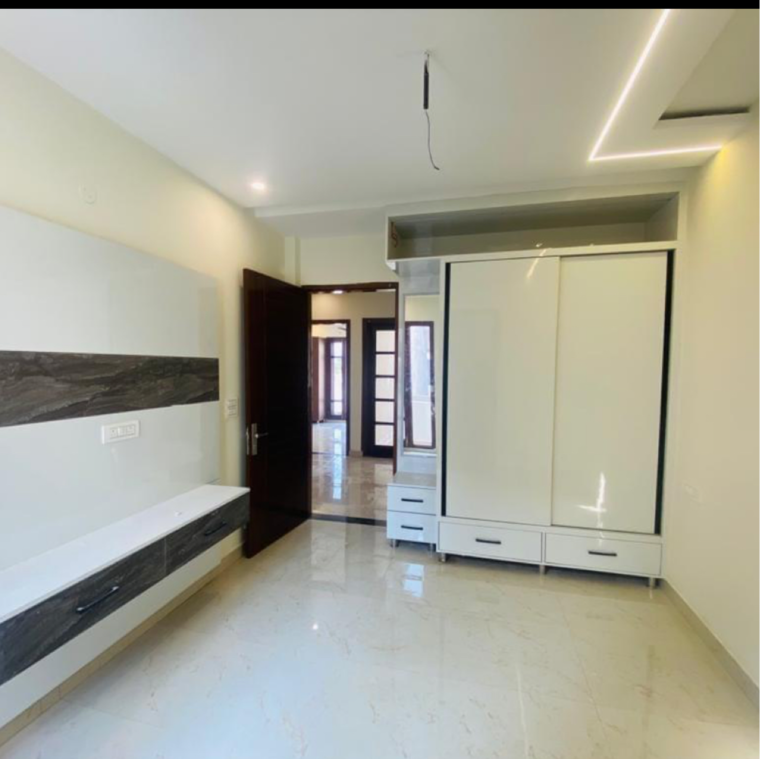 Room, sector 82 4 Bedroom 3642 Sq.Ft. Apartment In Sector 82 Mohali 9424853