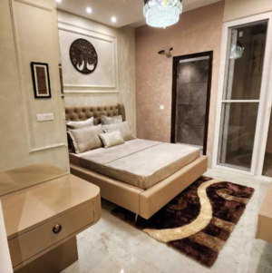 Room in 4 BHK Apartment at Sector 82 – for Sale