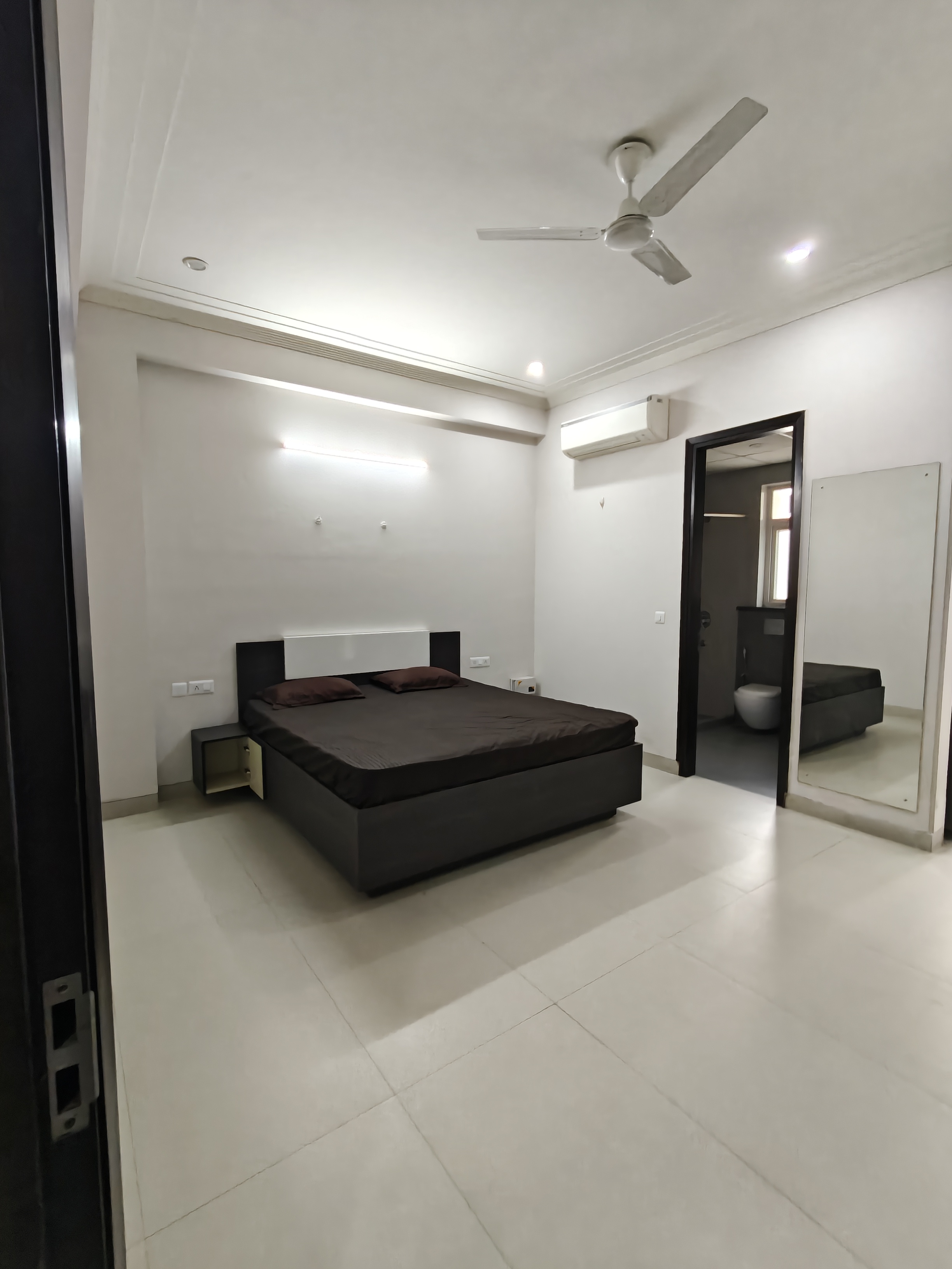 1 BHK Builder Floor For Rent in Ansal Sushant Lok I