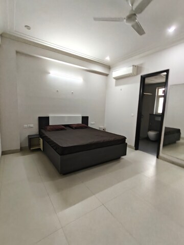 Living Room in 1 BHK Builder Floor at Ansal Sushant Lok I, Sector 43 – for Rent